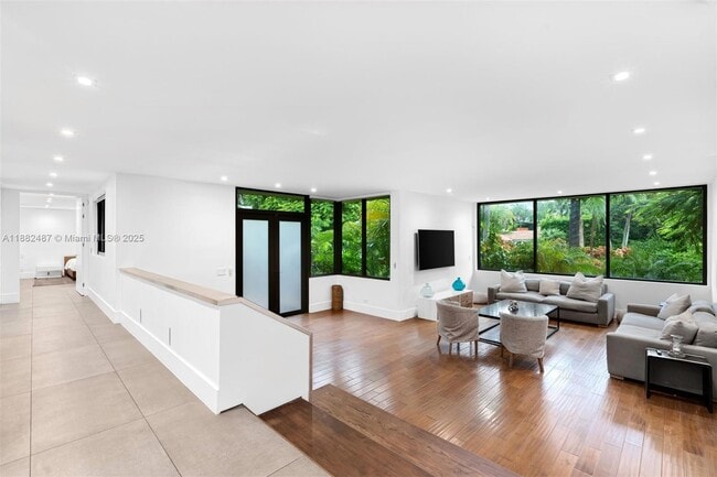 Building Photo - 2815 Regatta Ave