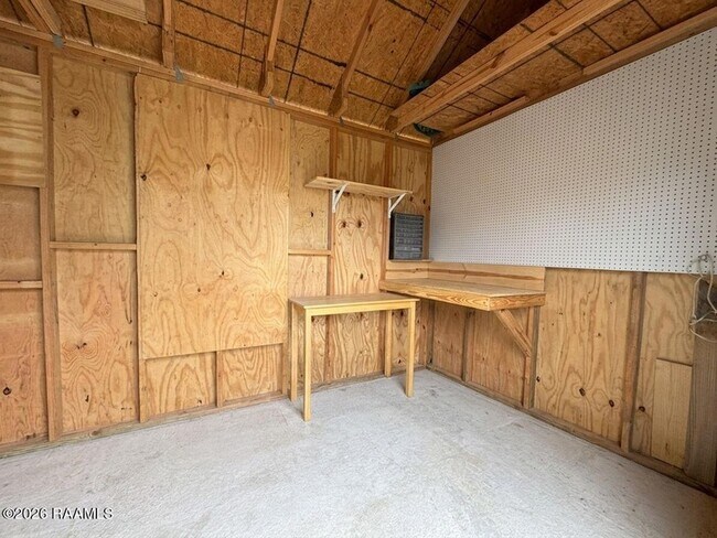 Building Photo - 202 Sparkling Meadows Ln