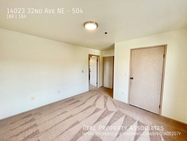 Building Photo - 14023 32nd Ave NE