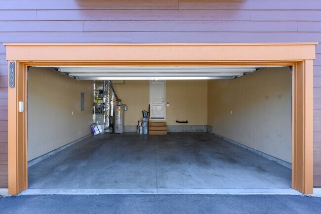 Building Photo - Wonderful 4 bedroom in SE Bend!