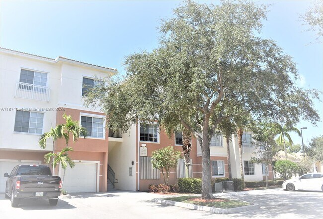 Building Photo - 1103 Myrtlewood Cir E