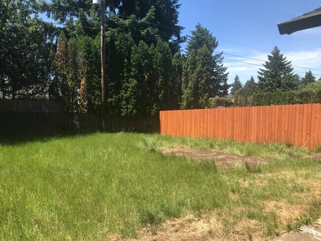 Building Photo - This one level charmer won't last long! 3 ...