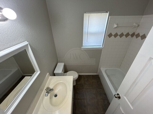 Building Photo - 4507 Lonesome Dove Dr
