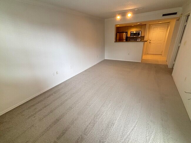 Building Photo - 1801 N Flagler Dr