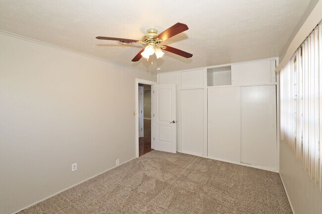 Building Photo - $1,295 Monthly Lease Payment!