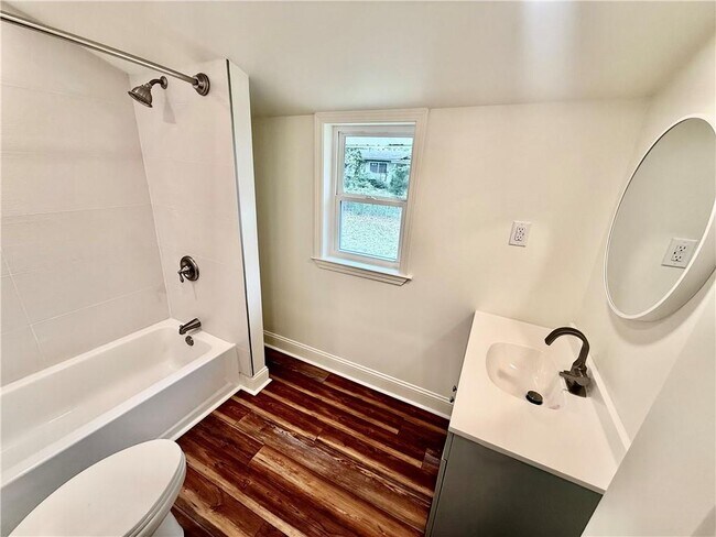 Building Photo - 211 Dartmouth St