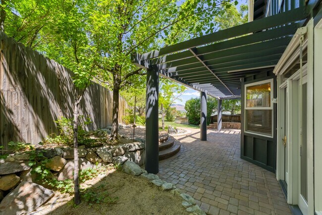 Building Photo - Interior Style you want, in the School zones you want, Plus Panoramic Views!