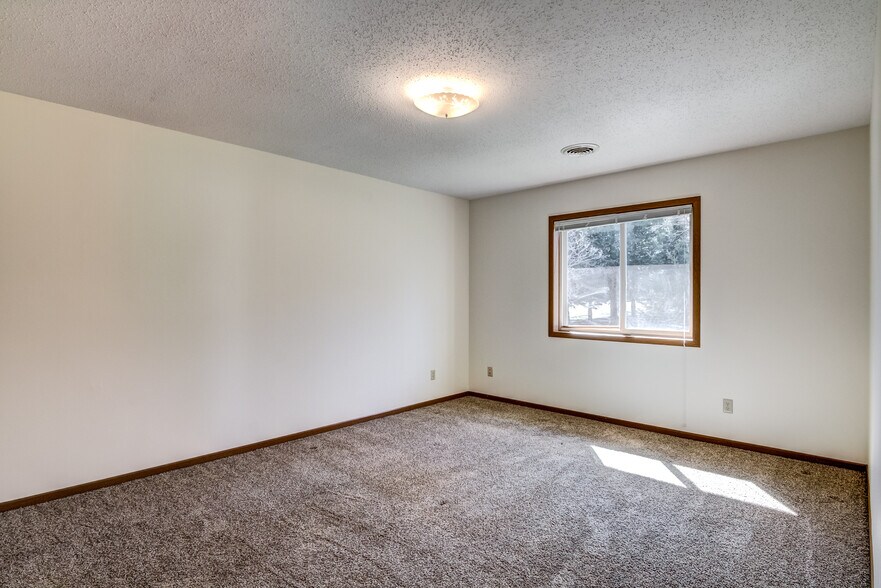Building Photo - 13201 39th Ave N