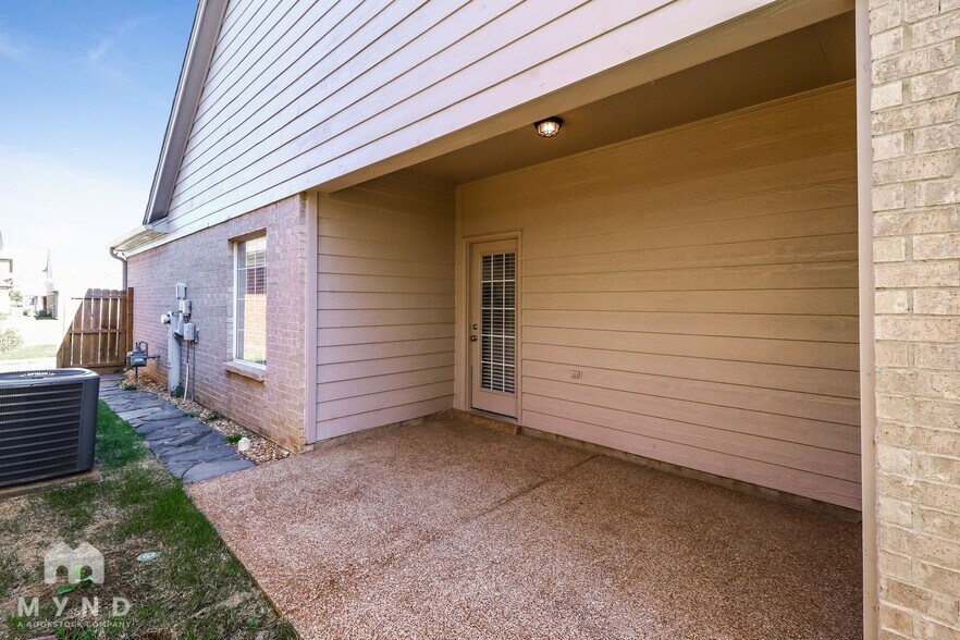 Building Photo - 10182 Sterling Ridge Dr