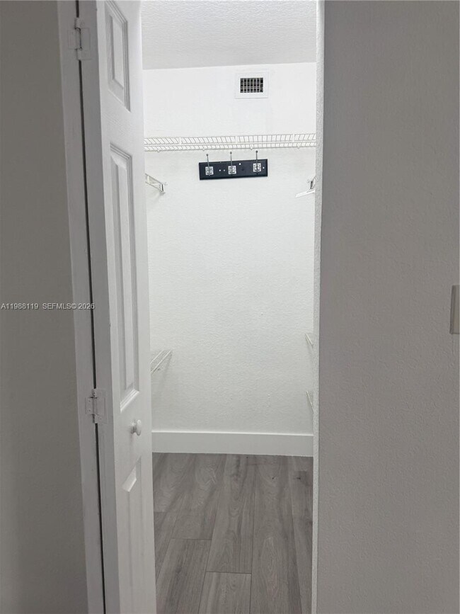 Building Photo - 2120 W Flagler St