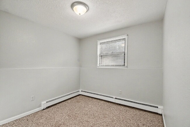 Building Photo - Cozy 2 bedroom Sanford Apartment Rental - $900/Month
