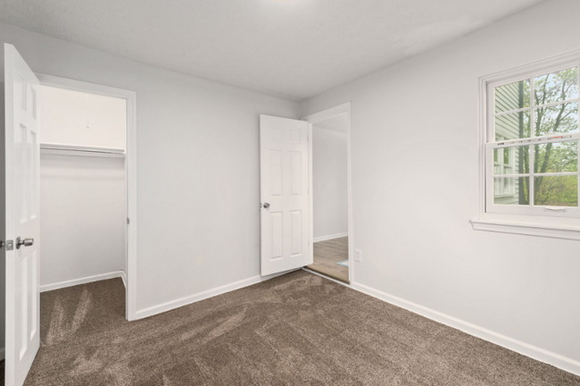 Building Photo - 1584 Mink St SW
