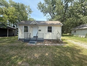 Building Photo - 2541 W State St