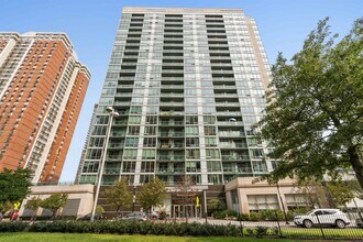 Building Photo - 20 Newport Pkwy