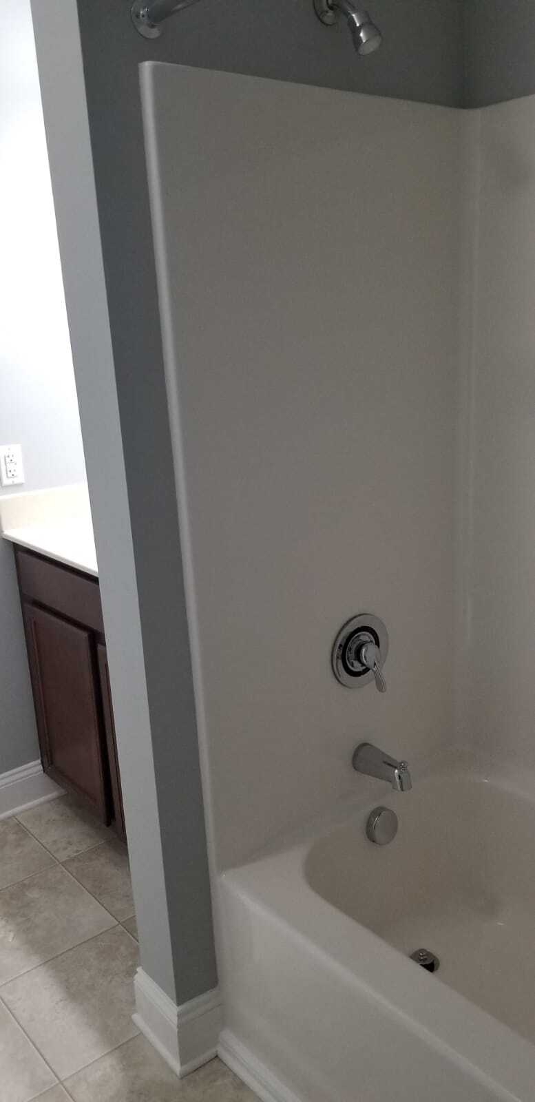 Building Photo - 2000 Fountainview Cir