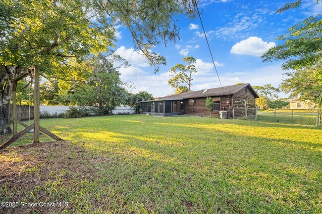 Building Photo - 410 Albenga Rd NW