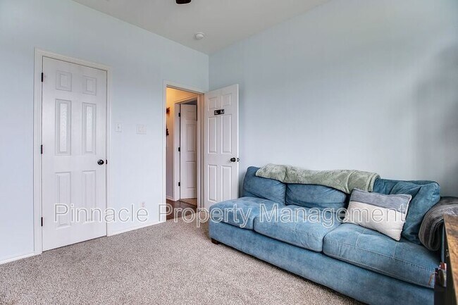 Building Photo - 5022 Red Oak Ln