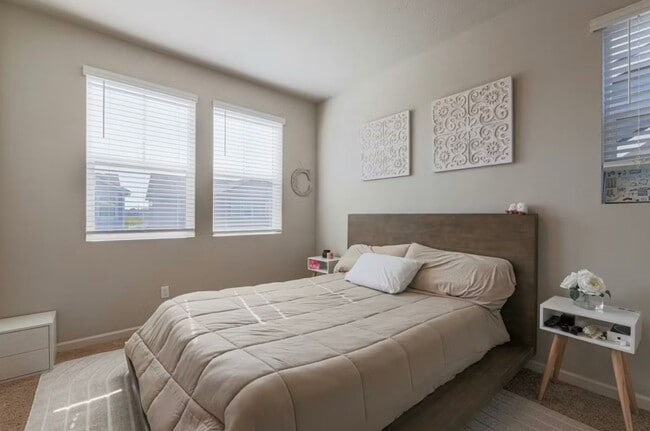 Building Photo - 3932 SE 69th Ave