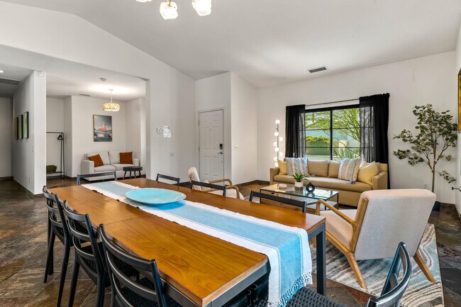 Building Photo - 1502 Amelia Way