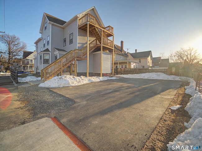 Building Photo - 144 Cottage St