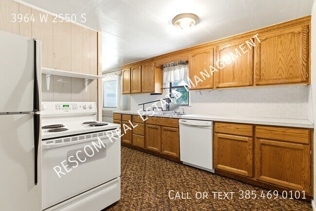 Building Photo - 3964 W 2550 S