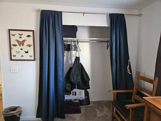 Building Photo - 4622 Grand Canyon Dr