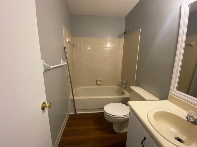 Building Photo - 521 Heritage Pl