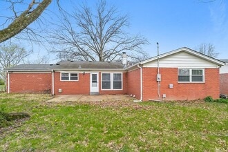 Building Photo - 13 Cricket Ct