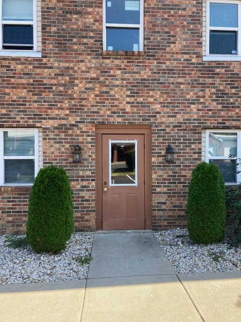 Building Photo - 1112 W Main St