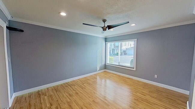 Building Photo - 5517 Thelma Ave