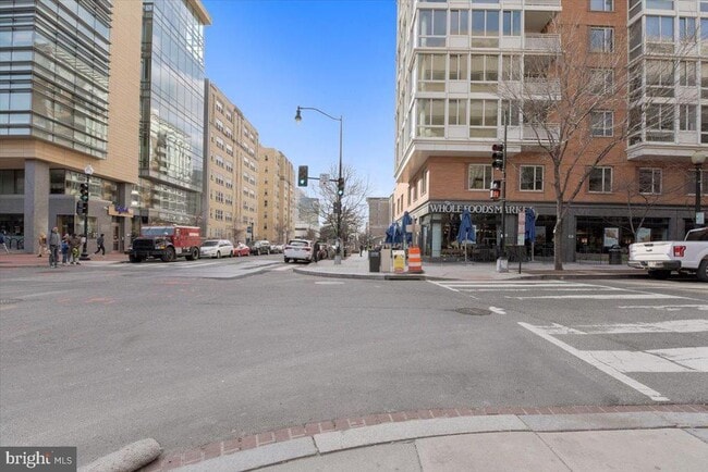 Building Photo - 2475 Virginia Ave NW