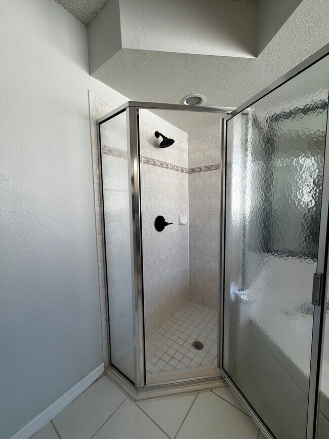 Building Photo - ? Move-In Ready 3/2/2 Near Ocala – Nearly 2,000 Sq Ft & Beautifully Updated! ?