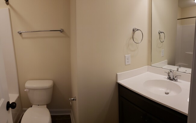 Building Photo - 409 Justice Farm Dr