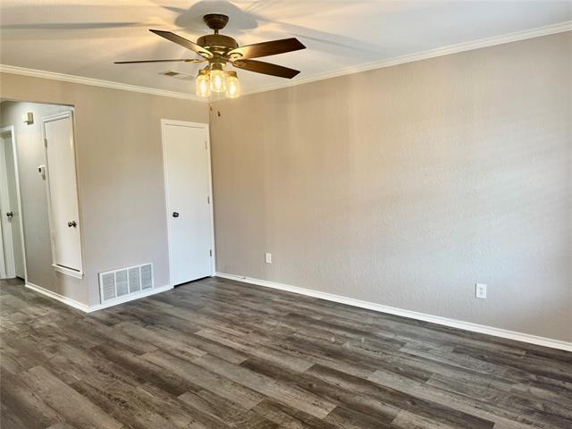 Building Photo - 301 Shady Grove Dr