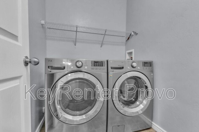 Building Photo - 2004 Churchill Dr