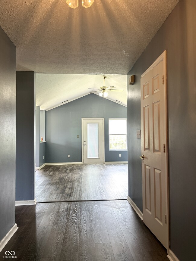 Building Photo - 4204 Sycamore Ct