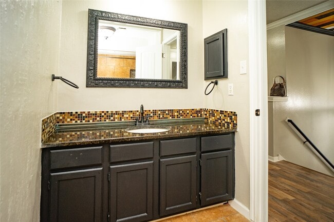 Building Photo - 2956 Waterloo Rd