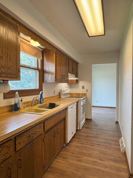Building Photo - 7934 Daniel Ct