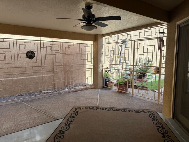 Building Photo - Desirable 3 Bed 2 Bath 2 Car Garage