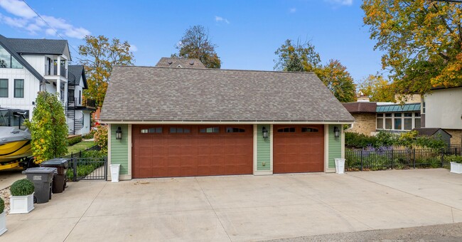 Building Photo - Remodeled Victorian in Maple Park in downt...