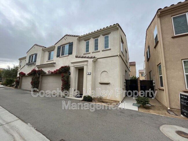 Building Photo - 321 Paseo Gusto