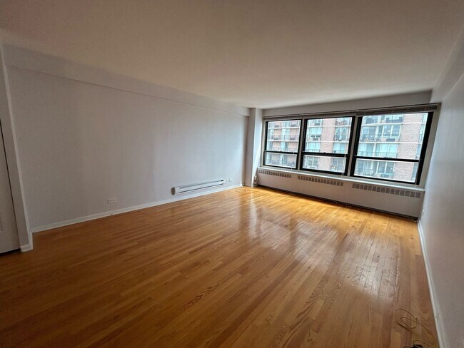 Building Photo - 4180 N Marine Dr