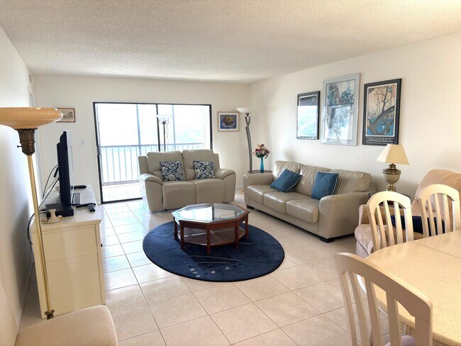 Building Photo - 7240 Huntington Ln