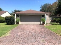 Building Photo - 700 Bay Dr