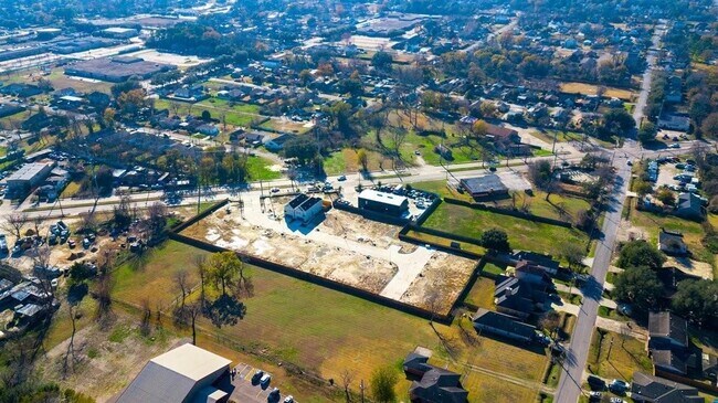 Building Photo - 9111 Highland Northern Wy