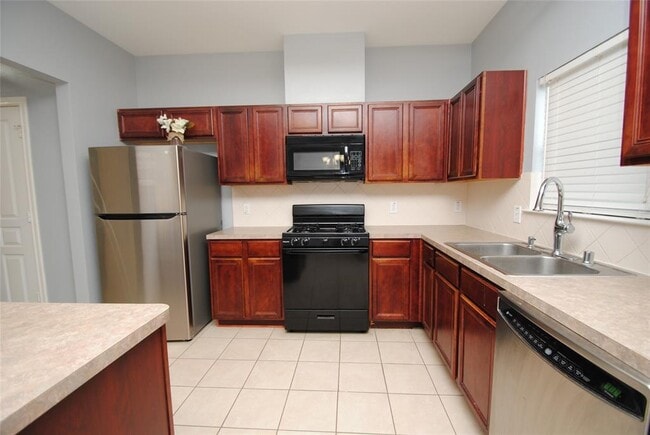 Building Photo - 8319 Greys Ln