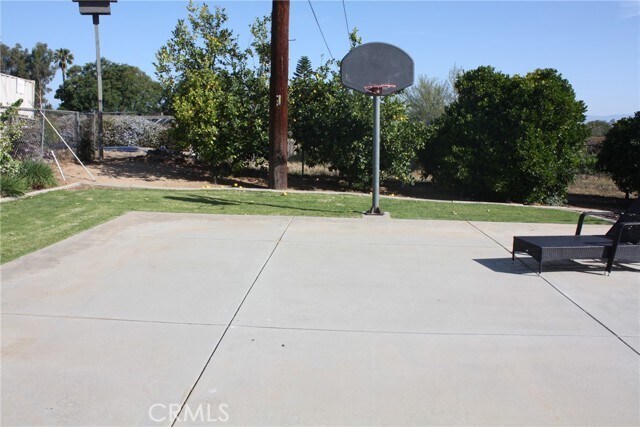 Building Photo - 16540 Wagon Wheel Dr