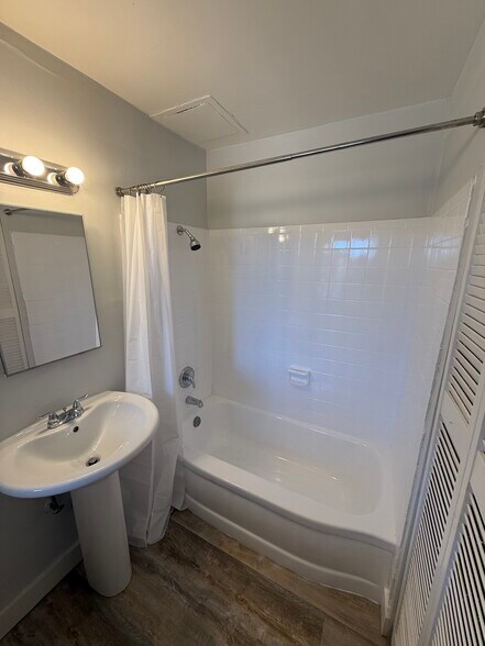 Building Photo - 4225 Estrella Ave