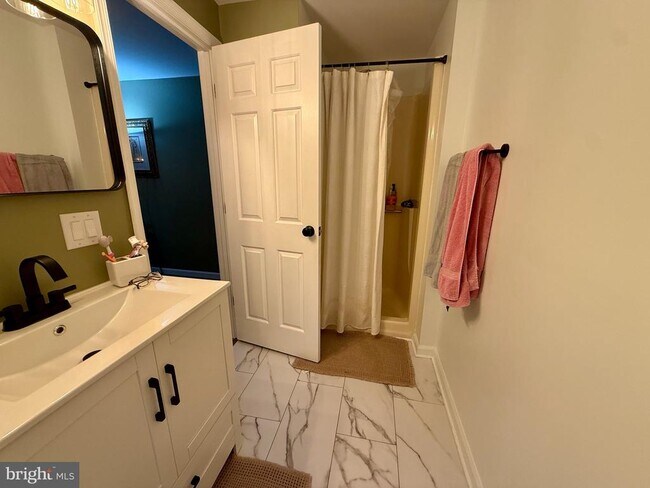 Building Photo - 8208 Red Wing Ct