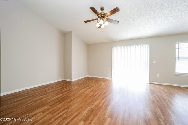 Building Photo - 1620 Dartmouth Dr
